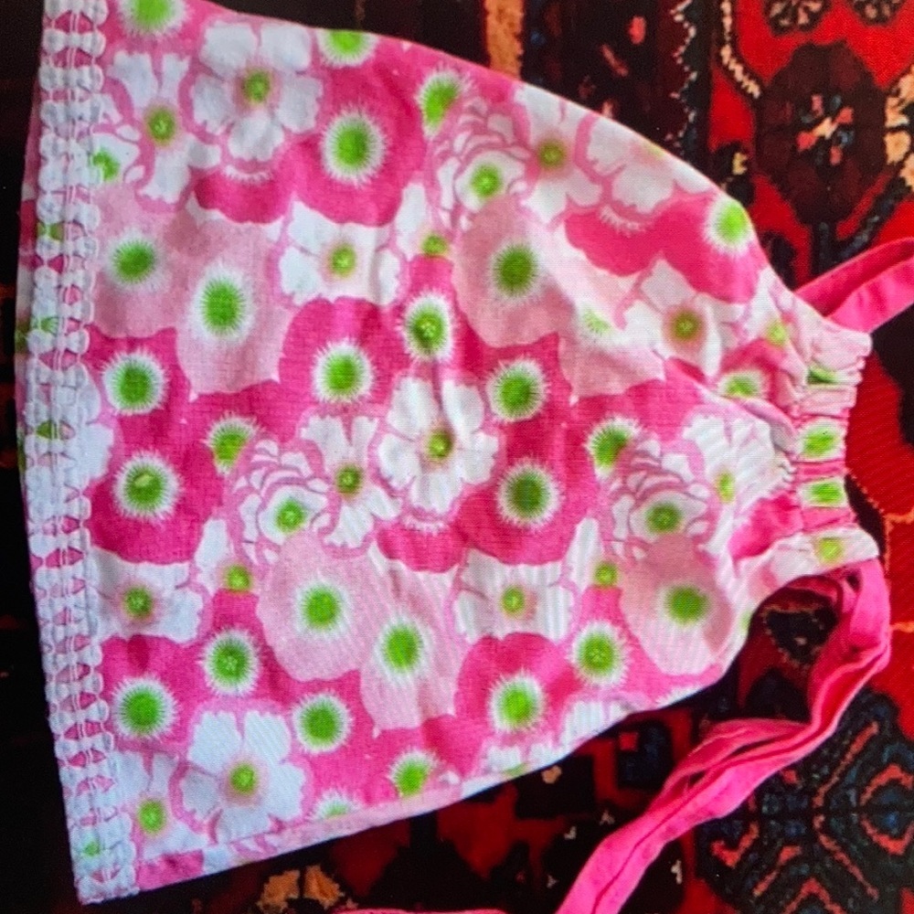 Good condition floral pattern elegant blouse